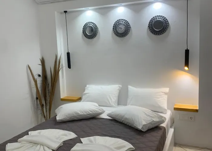 Little Yard Studios & Apartments #7